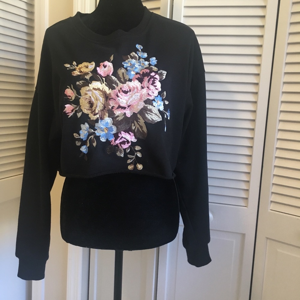 Black cropped sweater😻💐 - Picture 2 of 5